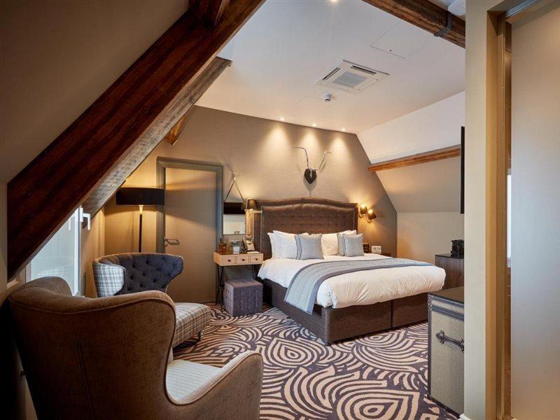 Oddfellows On The Park Чедл Экстерьер фото A room at The Swan