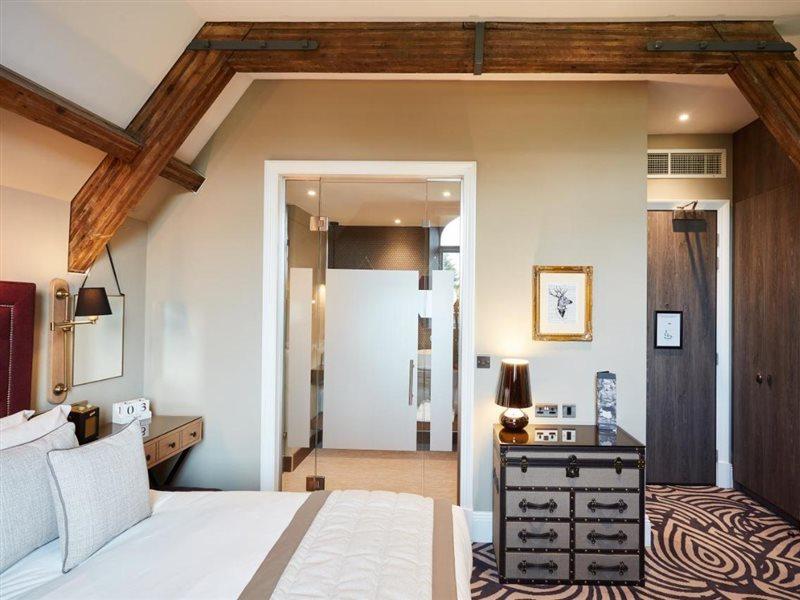 Oddfellows On The Park Чедл Экстерьер фото A room at the hotel