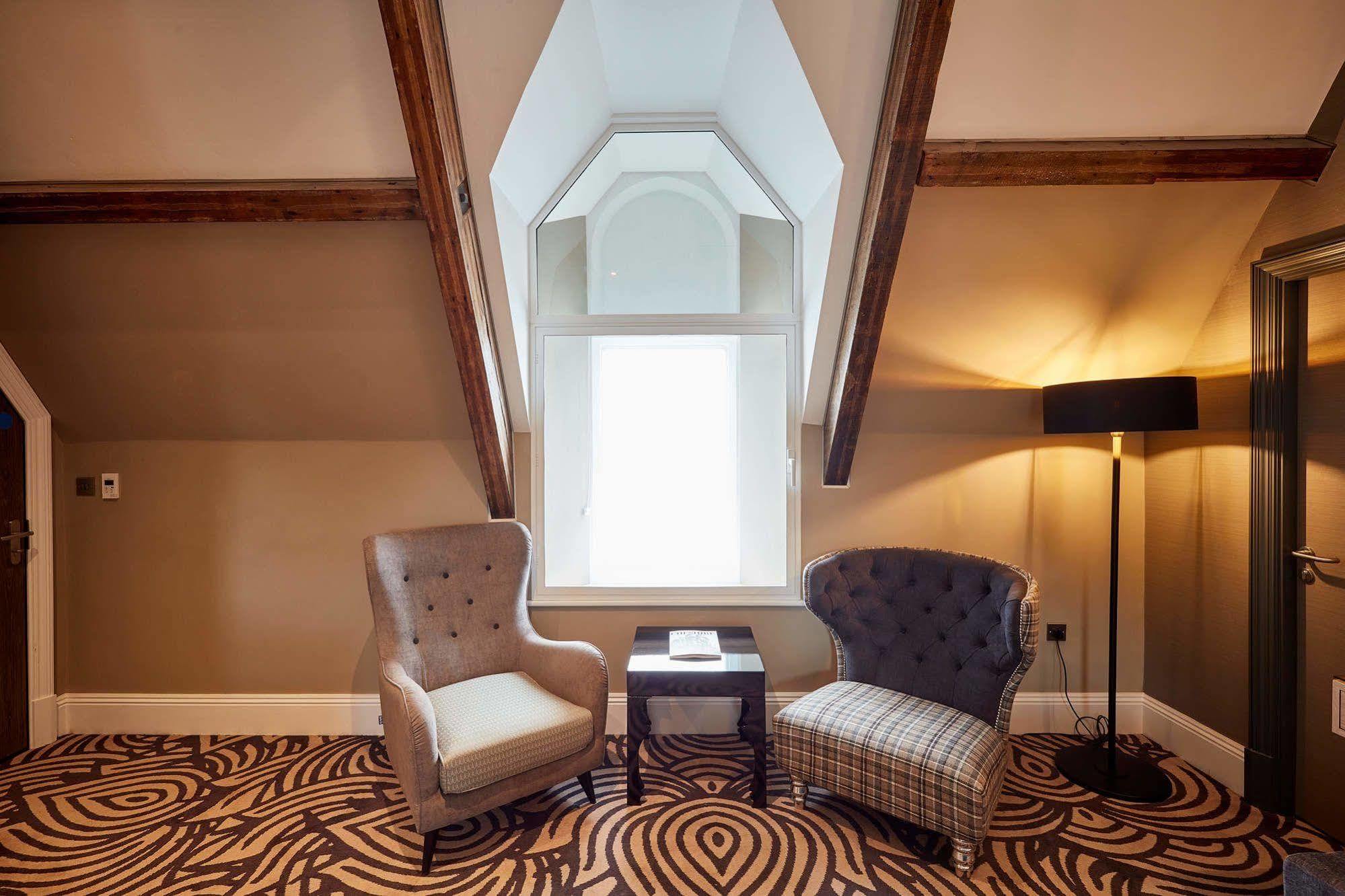 Oddfellows On The Park Чедл Экстерьер фото The interior of the hotel