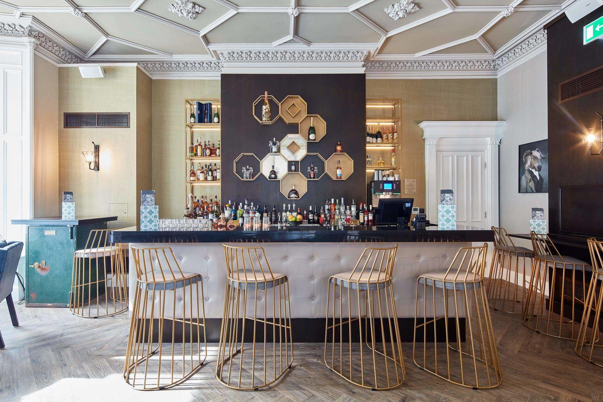 Oddfellows On The Park Чедл Экстерьер фото The bar at the 2018 refurbishment
